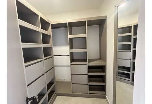 Vendo Casa Remodelada En El Poblado Loma Los Balsos
