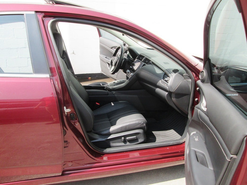Imagen 13 de 14 de Honda Insight 2020 Rojo