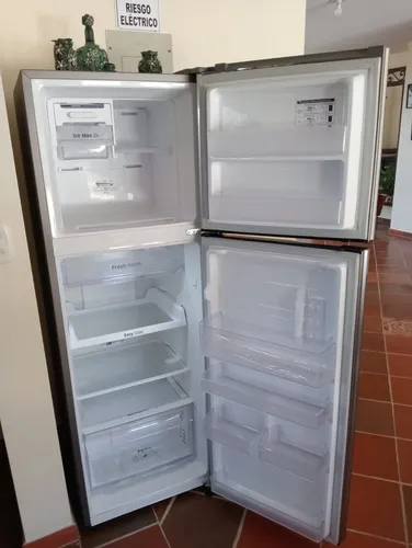 Nevera Samsung Inverter 256 L Con Freezer Color Gris Claro (Usado)