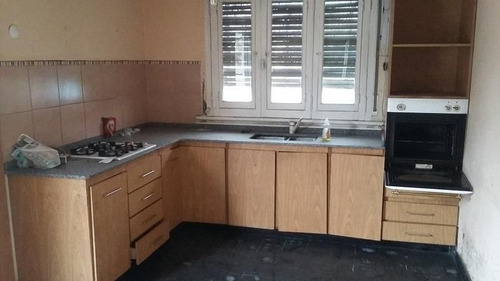 Imagen 2 de 10 de Casa En Venta En Caseros
