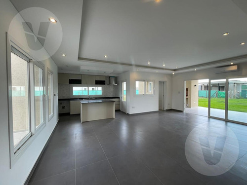 Casa En Venta Y Alquiler - Barrio San Felipe, Canning