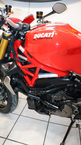 Monster 1200s Stripe