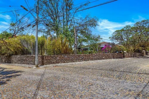 Casa De Una Planta Con Estudio Independiente En San Miguel A 15 Min Del Centro