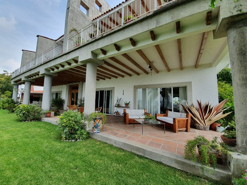 Venta Casa Las Lomas De Dimensiones Monumentales. Alberca Climatizada Y Jardín Plano Con Vistas Espectaculares Y Todos Los Servicios En Fracc Rancho San Diego Ixtapan De La Sal Edomex