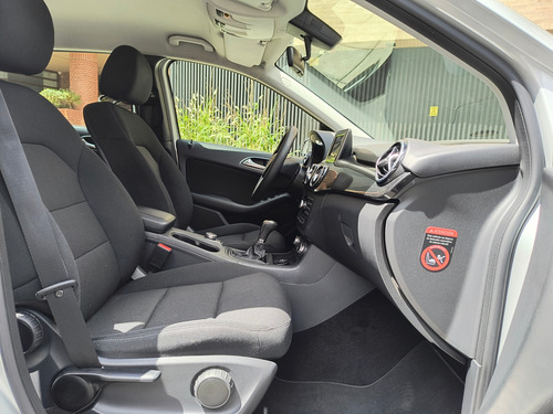Mercedes Benz B 180