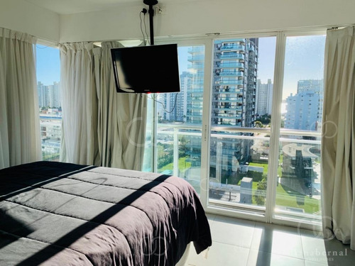 Imagen 6 de 17 de Apartamento De 3 Dormitorios Y Parrillero Propio En Punta Del Este- Ref: 54496