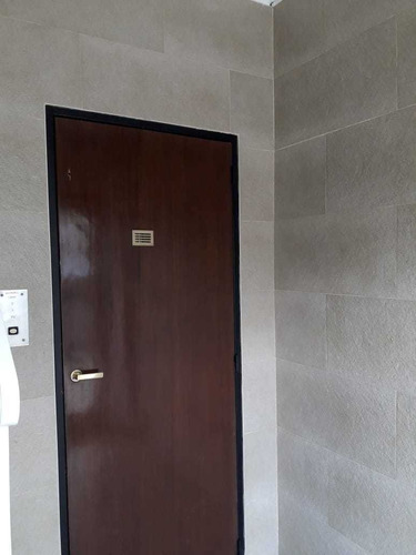 Vende Dpto 1 Amb, A 4 C/estacion Castelar