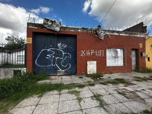 Imagen 4 de 4 de Venta Galpon A Refaccionar Muy Bien Ubicado
