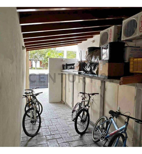 Casa Venta Prados Del Este: Si Tu Hogar Pudiera Abrazarte, Se Sentiría Como Ésta