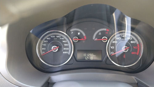 Imagem 4 de 13 de Fiat Grand Siena 2013 1.6 16v Essence Flex Dualogic 4p