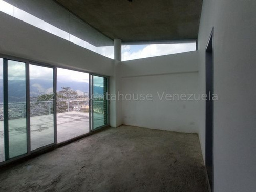 Imagen 10 de 21 de Espectacular Townhouse En Obra Gris Con Vista Al Avila Ubicado En Alto Hatillo 22-21661
