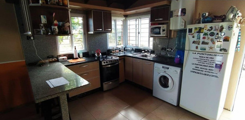 Casa En Venta De 2 Dormitorios C/ Cochera En Tanti