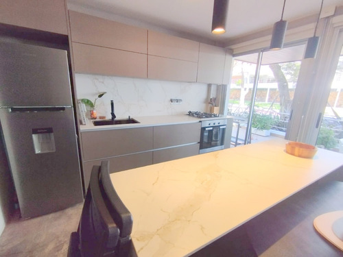 Apartamento Sobre Calle 20, 2 Dormitorios Con Garaje!!