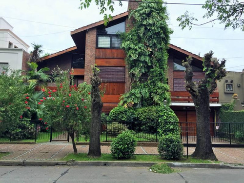 Comodisima Casa En Martinez, De Av. Libertador Al Rio.