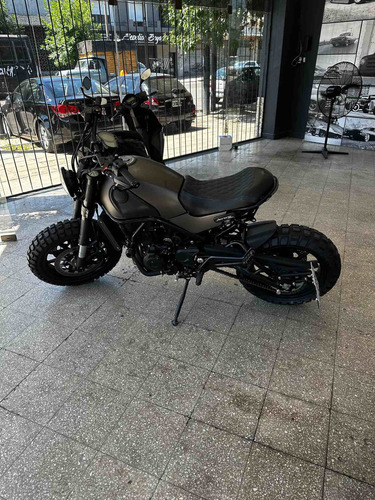Imagen 14 de 20 de Benelli Leoncino 500