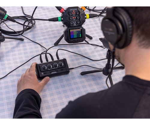 Zoom Zha-4 Amplificador De Auriculares De 4 Canales