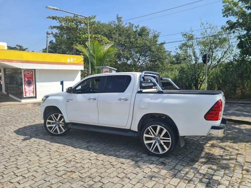 Toyota Hilux 2017 2.7 Srv Cab. Dupla 4x2 Flex Aut. 4p
