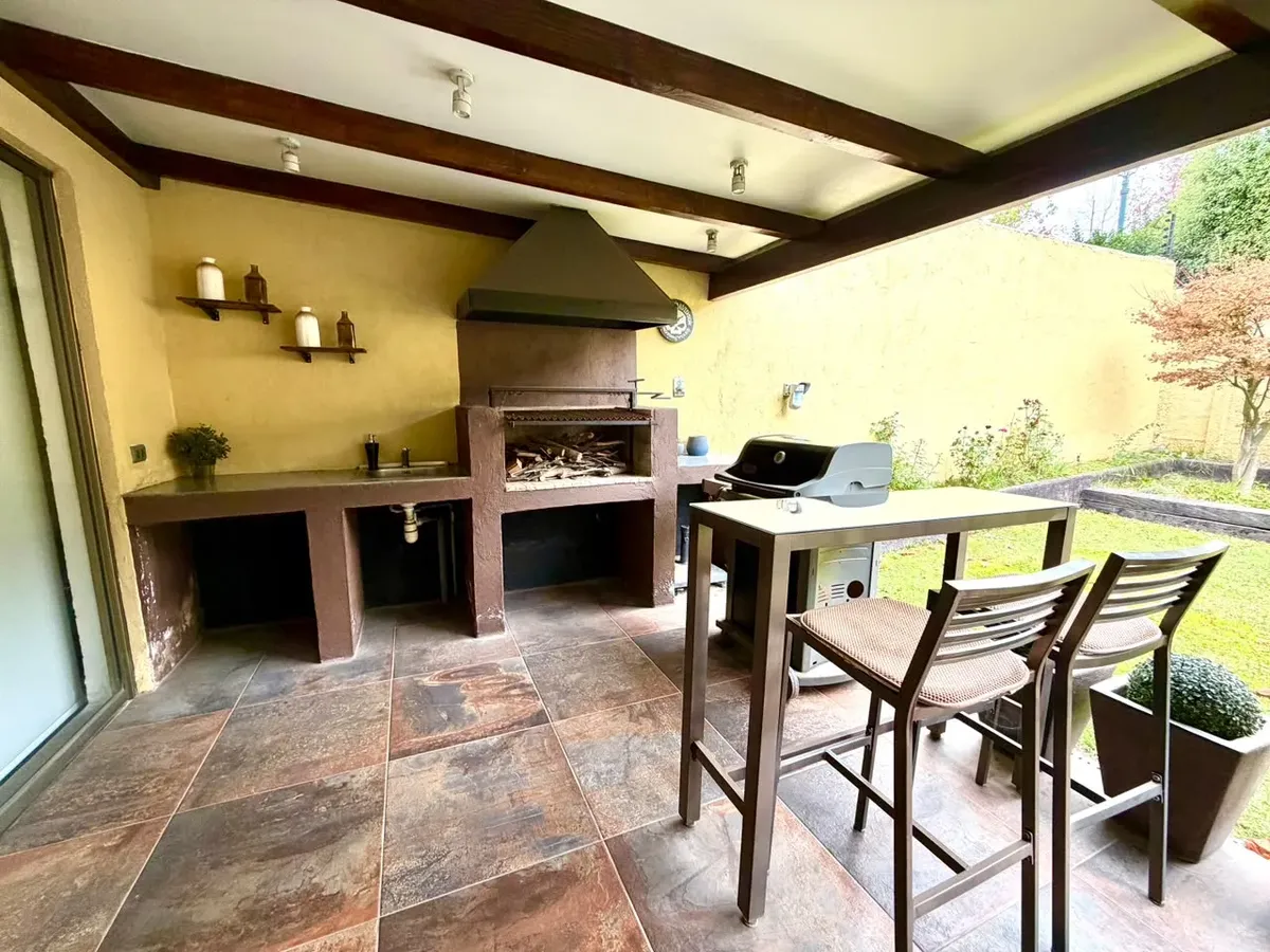 Imagen 3 de 28 de Casa En Venta La Dehesa. Fuera De Condominio. Los Nogales