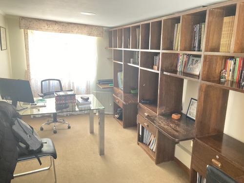 Excelente Casa Ubicada En Daniel De La Vega , Las Condes