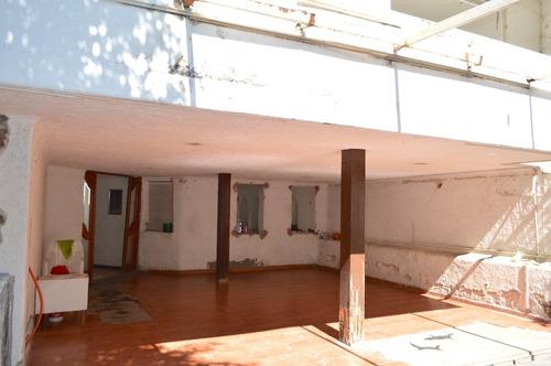 Ubicadísima Propiedad En Venta Como Terreno !