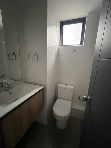 Depto En Arriendo De 2 Dorm Estacionamiento . En La Cisterna
