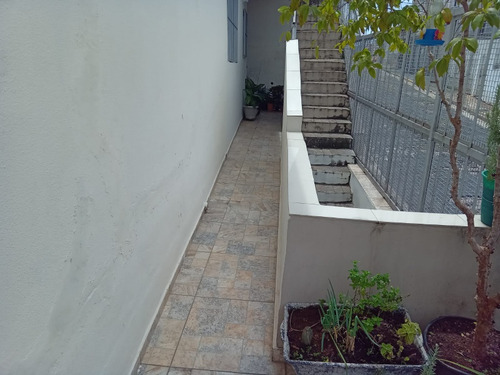 Casa Grande, Com Ótima Acessibilidade E Gerando Renda.