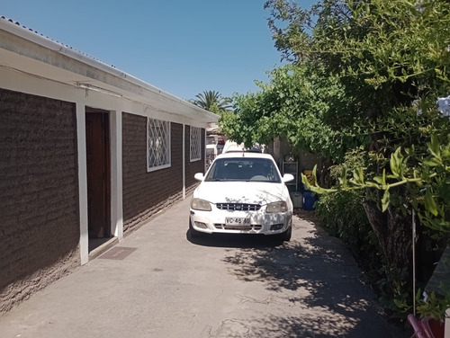 Casa Con Amplio Terreno,sector Residencial Cerca De Metros