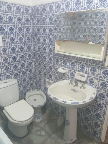 Venta De Casa En Esquina, Sobre A Gallardo Esquina Roca