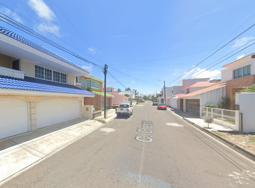 Gran Oportunidad De Inversión - Casa Economica En Venta (remate) - C. Cherna 738, Costa De Oro, 94299 Veracruz, Ver.