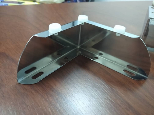 Imagen 5 de 8 de Patas Para Muebles Cromadas De Metal En L De 5cm