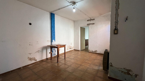 Imagen 4 de 9 de Casa Con Tres Dormitorios En Venta En Castelar Norte