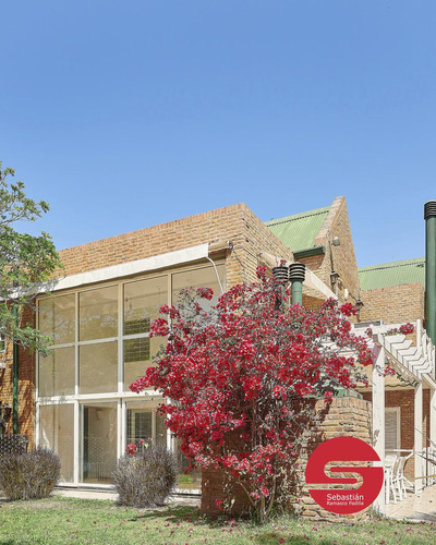 Casa Venta Fisherton 4 Dormitorios Pileta Jardin 2 Plantas