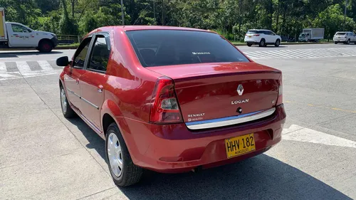 Renault Logan Expression 1.6 mt modelo 2015