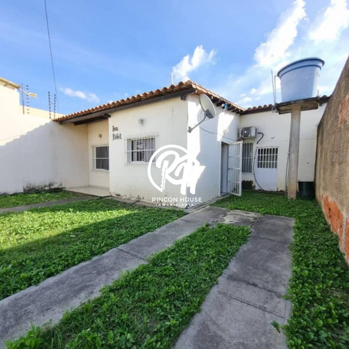 Casa En Venta En Urb. La Fontana En La Morita I, Aragua