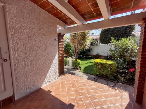 Casa En Un Solo Nivel En Venta En Jardines De Satelite, Cuernavaca Morelos.