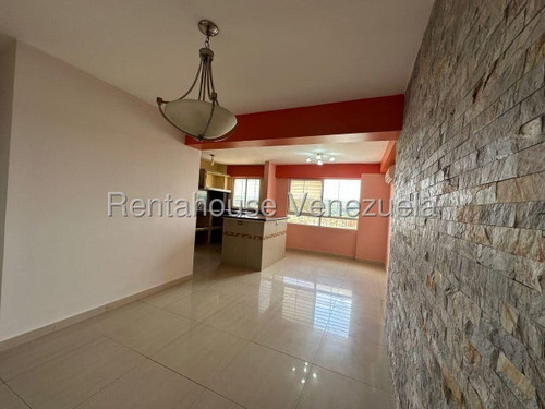 Maribel Morillo Asesor Inmobiliario De Rentahouse Vende Comodo Y Practico Apartamento; 3 Hab. Y 2 Baños; Condominio Con Piscina Y Planta Electrica; Este De Barquisimeto Lara