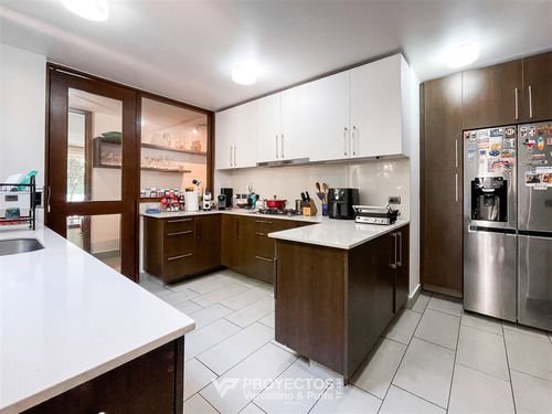 Casa En Arriendo De 4 Dorm. En Lo Barnechea
