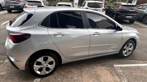 Chevrolet Onix Onix 1.0 Turbo Flex Plus Premier Automático