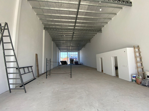 Imagen 12 de 14 de Importante Local Comercial A Estrenar En Venta