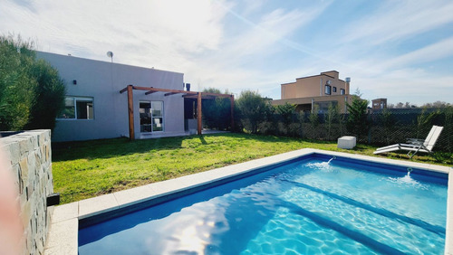 Imagen 4 de 30 de Casa Barrio Cerrado Laguna Azul Pileta Ezeiza