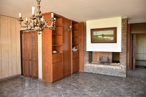 Venta Casa Barrio Las Delicias, Zona Sur.