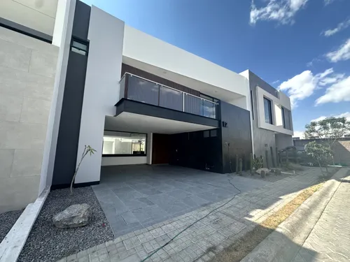 Casa En Venta En Lomas De Angelopolis