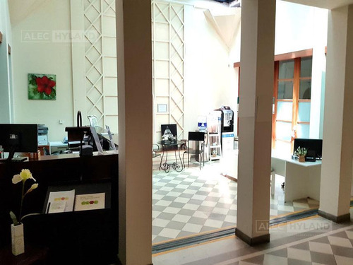 Casa 5 Ambientes En Venta - S.isi.-centro
