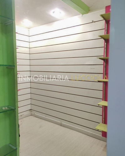 En Venta Local En Maiquetia, Ref 385