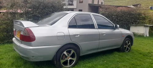 Mitsubishi Lancer 1.3 Gl 5 p