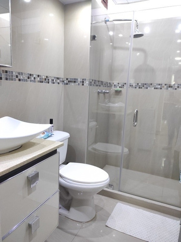 Imagen 5 de 5 de En Venta Apartamento En C.r Marina Del Rey, Lecheria