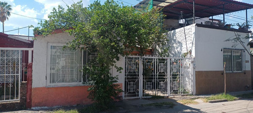 Casa En Venta En Irapuato, Fraccionamiento La Pradera, Excel