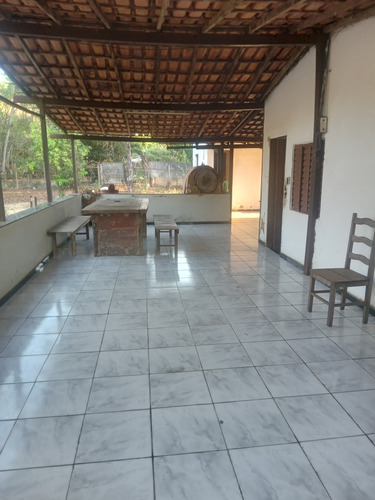 Sitio, Sendo Casa Com 3 Quartos,uma Suite,um Banheiro Social