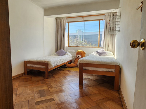 Casa En Venta De 5 Dorm. En Las Condes