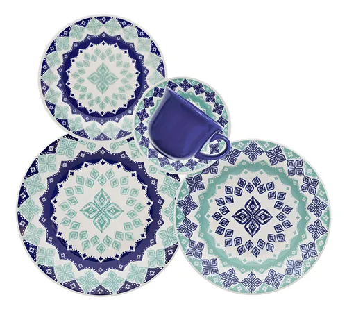 Conjunto de 4 pratos e 1 xícara com estampa geométrica em tons de azul e verde-água, sobre fundo branco.